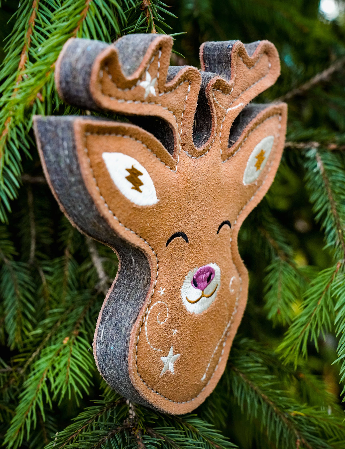 Roe the Deer tough Christmas dog toy – view 2