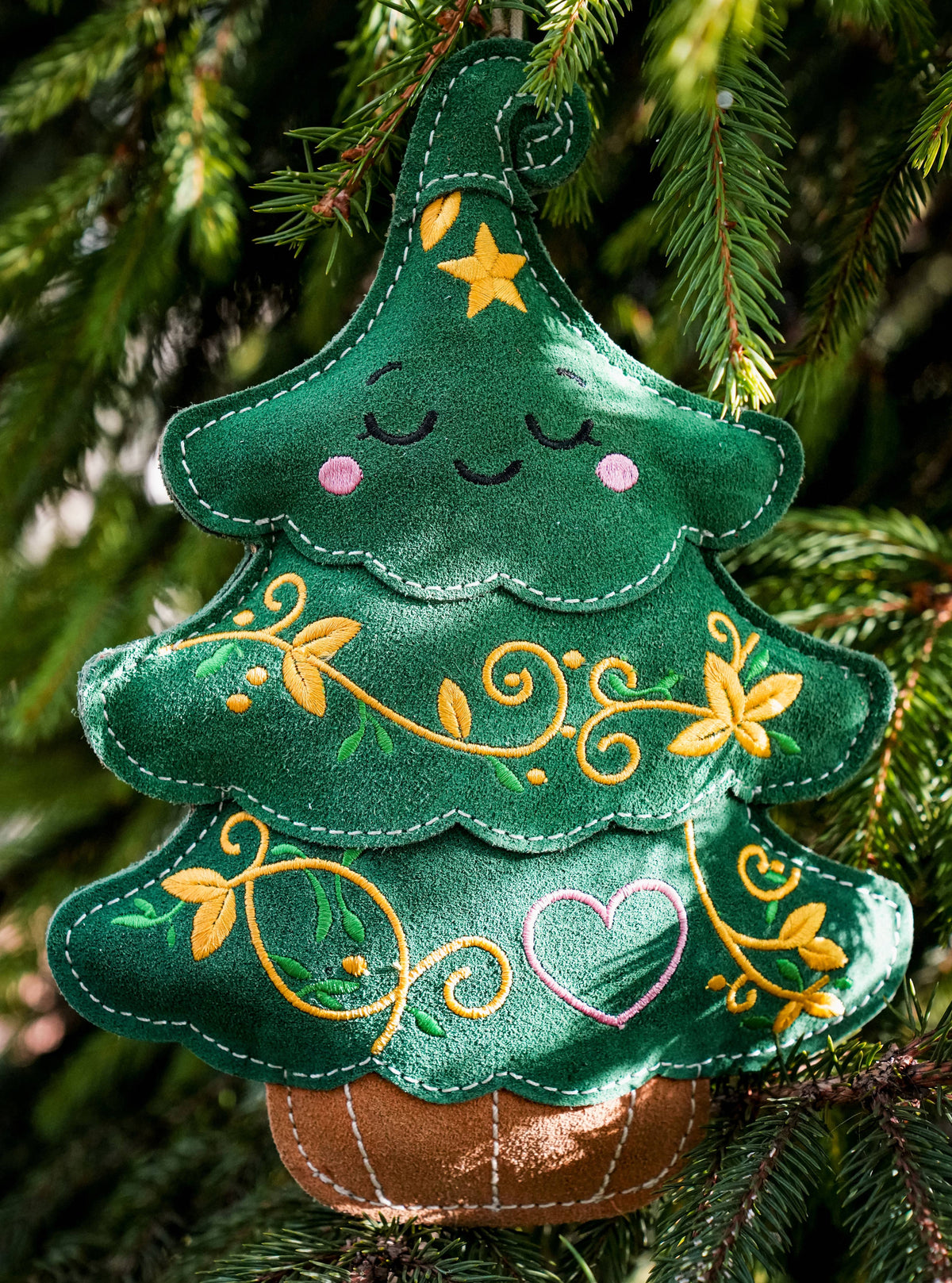 Evie the Christmas Tree jute dog toy