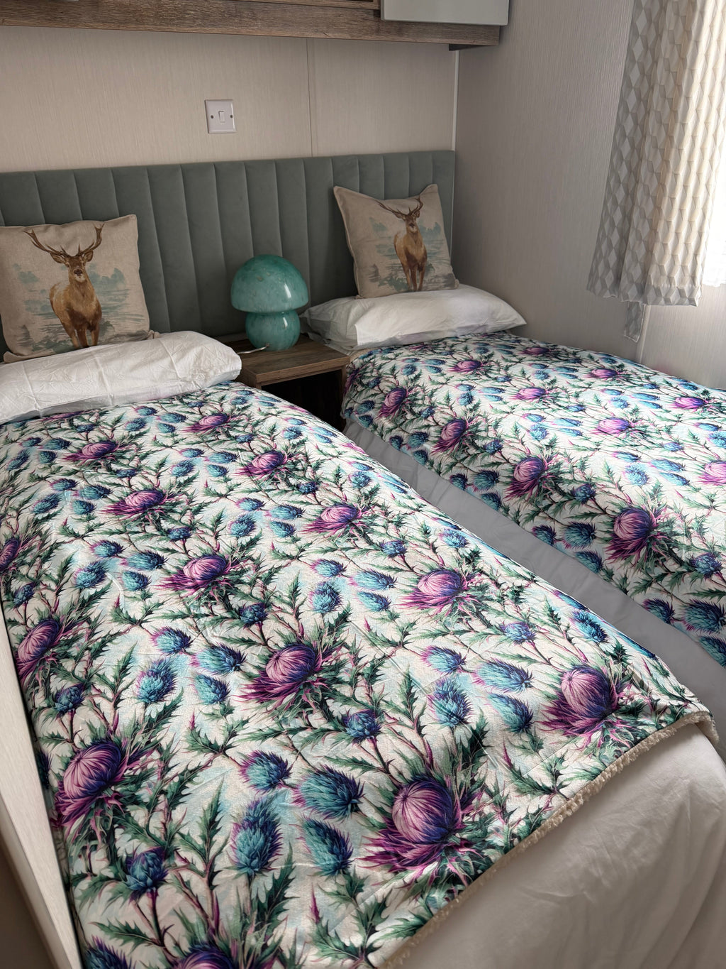 Bonnie Thistle velour and fleece pet blanket – view 14