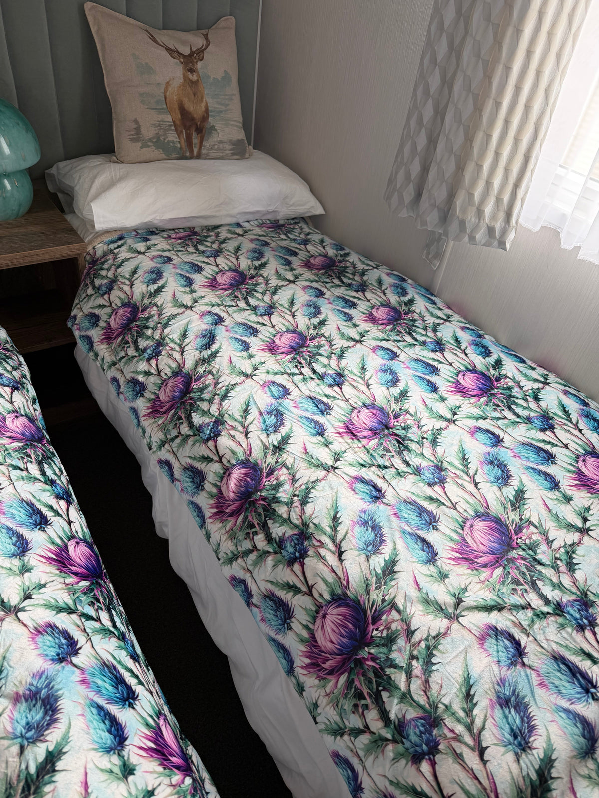 Bonnie Thistle velour and fleece pet blanket – view 13