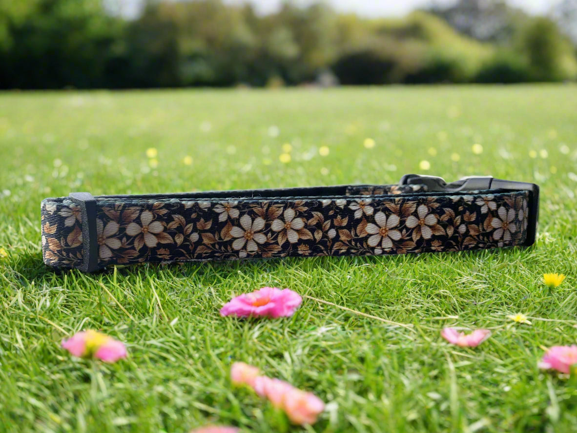 Black Isle Blossom black floral dog collar – view 2